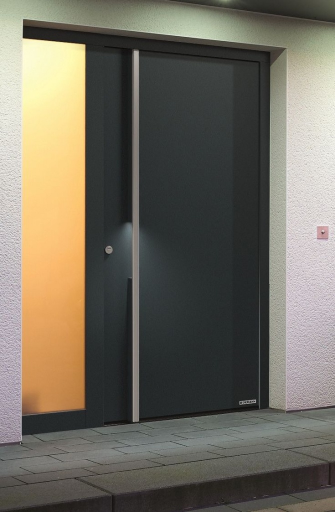 Установленные наружные двери Hormann ThermoSafe — Мотив 823 с точечной подсветкой ручки