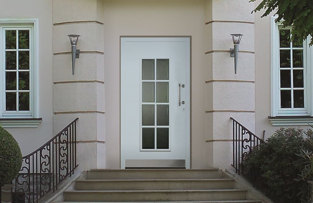 Пример установки входной двери с мотивом 449